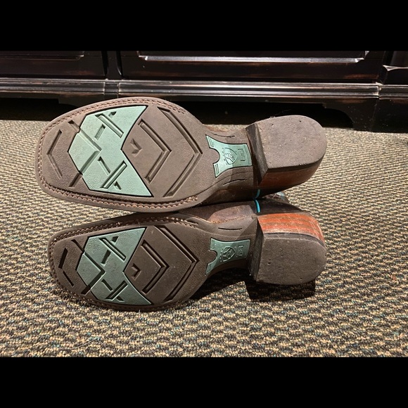 Ariat Cowboy Cowgirl Boots - Picture 4 of 6